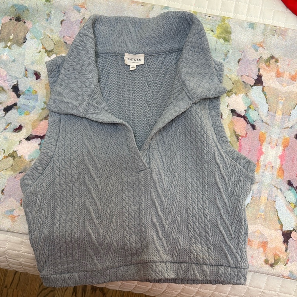 Blue Le Lis Collection Sweater Vest Size Small 🫶🏼🫶🏼